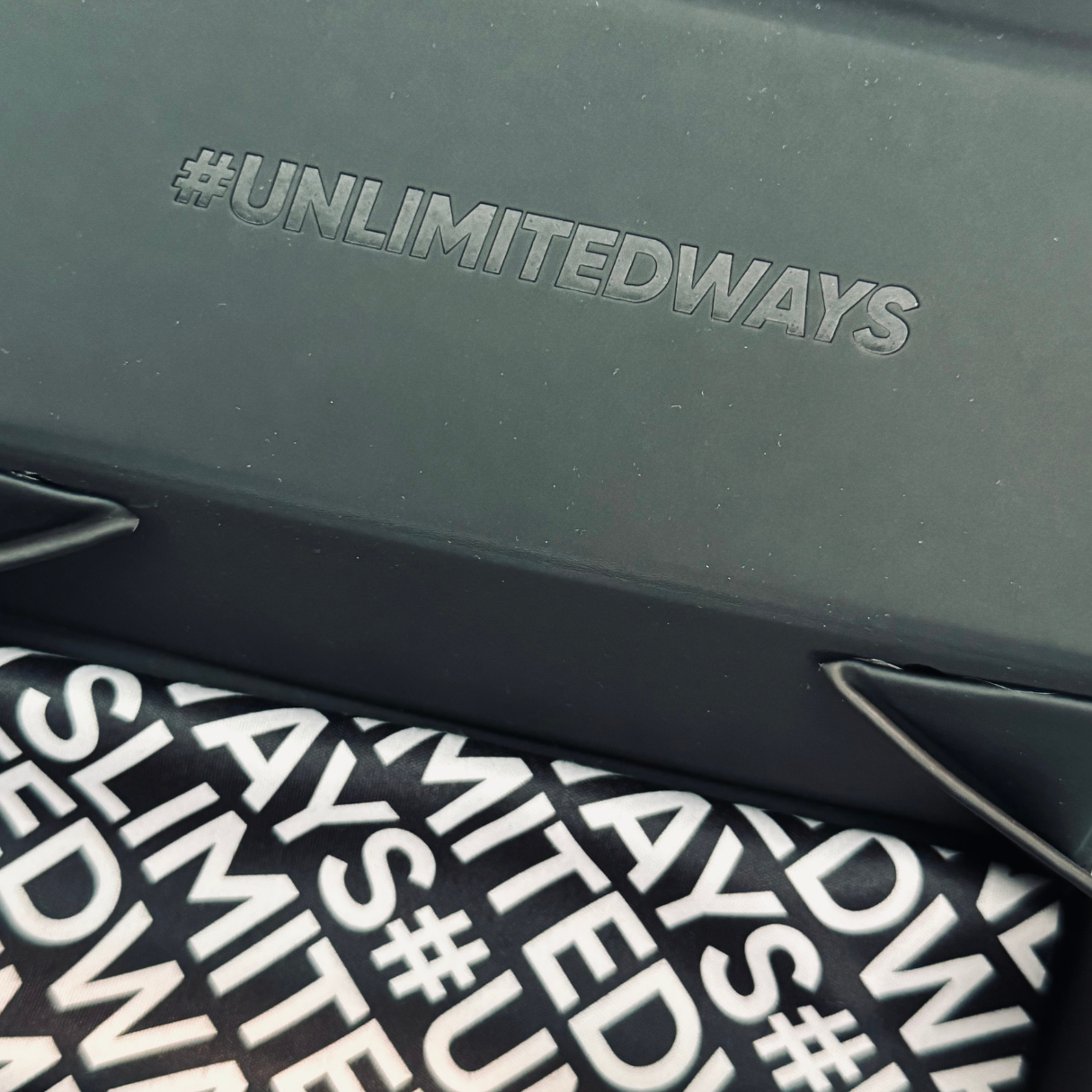NORTHWEEK x SUNGLASSES CASE